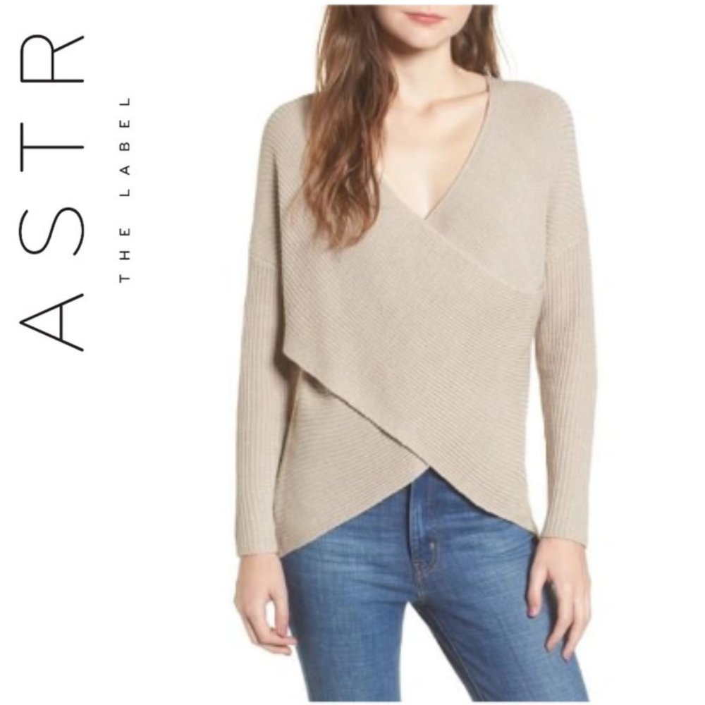 🆕️ NEW Wrap Front Sweater  In Oatmeal ASTR THE LABEL S